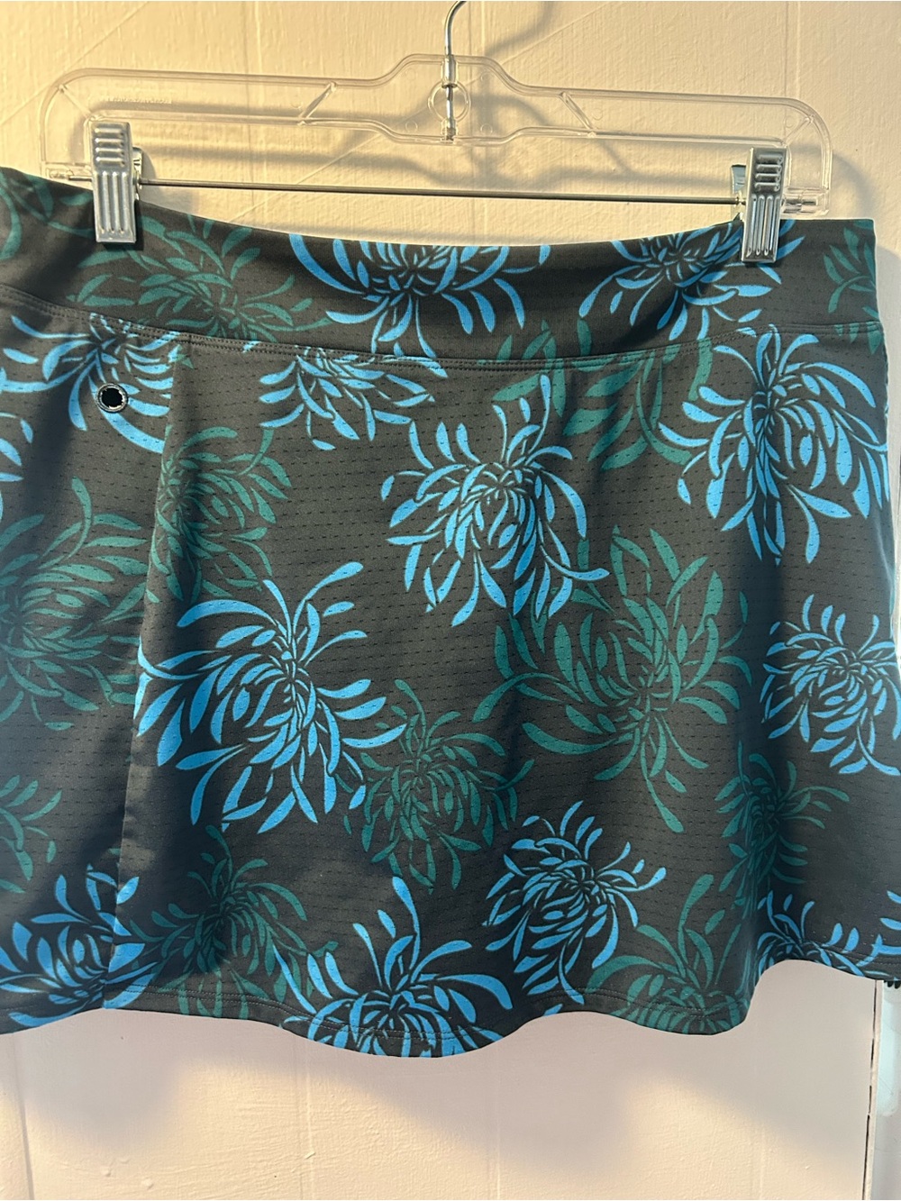 NWOT L. L. Bean Leaf Pattern Skort with Teal & Blue Print, Full Skirt Lining